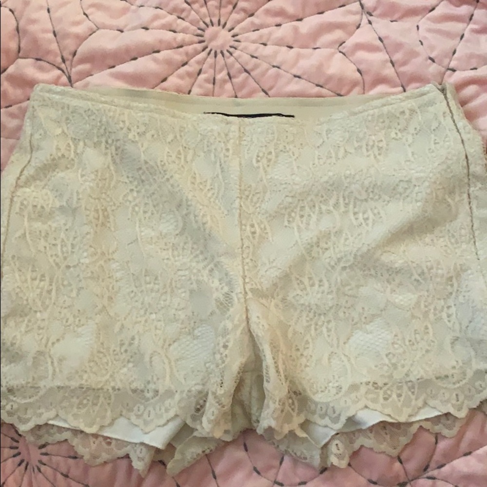 Zara white lace shorts with side zipper
